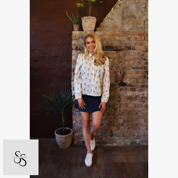 FLORA LS BLOUSE - CREME BLUE BOW HEARTS,